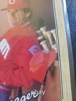 1987 Topps Pete Rose Cincinnati Reds #393 Baseball Card RARE PINK JACKET ERROR