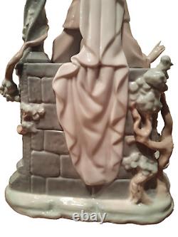 Large Rare 1980 Lladro'Medieval Lady' Excellent Condition Serial 01004928