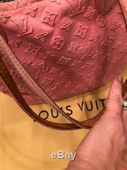 Louis Vuitton Cruise Limited Edition Rose MM RARE 2013