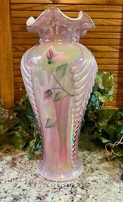 RARE FentonIRIDESCENT DUSTY ROSE OVERLAY HAND PAINTED FLORAL FEATHER VASE'97