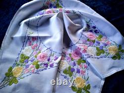 RARE Spectacular'Fairistytch' Roses/Sweetpeas/Lavender Hand Embroidered T/Cloth