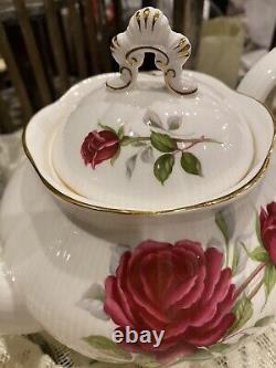 Rare Vintage 1968 Royal Albert ROYAL CANADIAN ROSE large Teapot like new