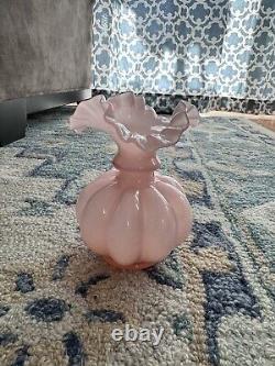 Vintage Fenton Angel Skin Coral Vase Pink Tea Rose Pink Art Glass RARE 1950s